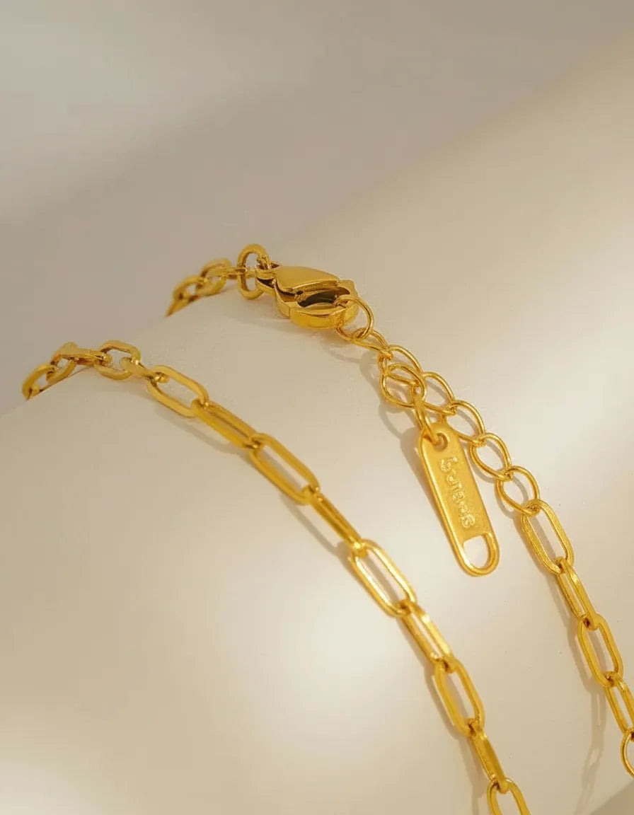 Cadena dorada tipo clip (paperclip) C-0041