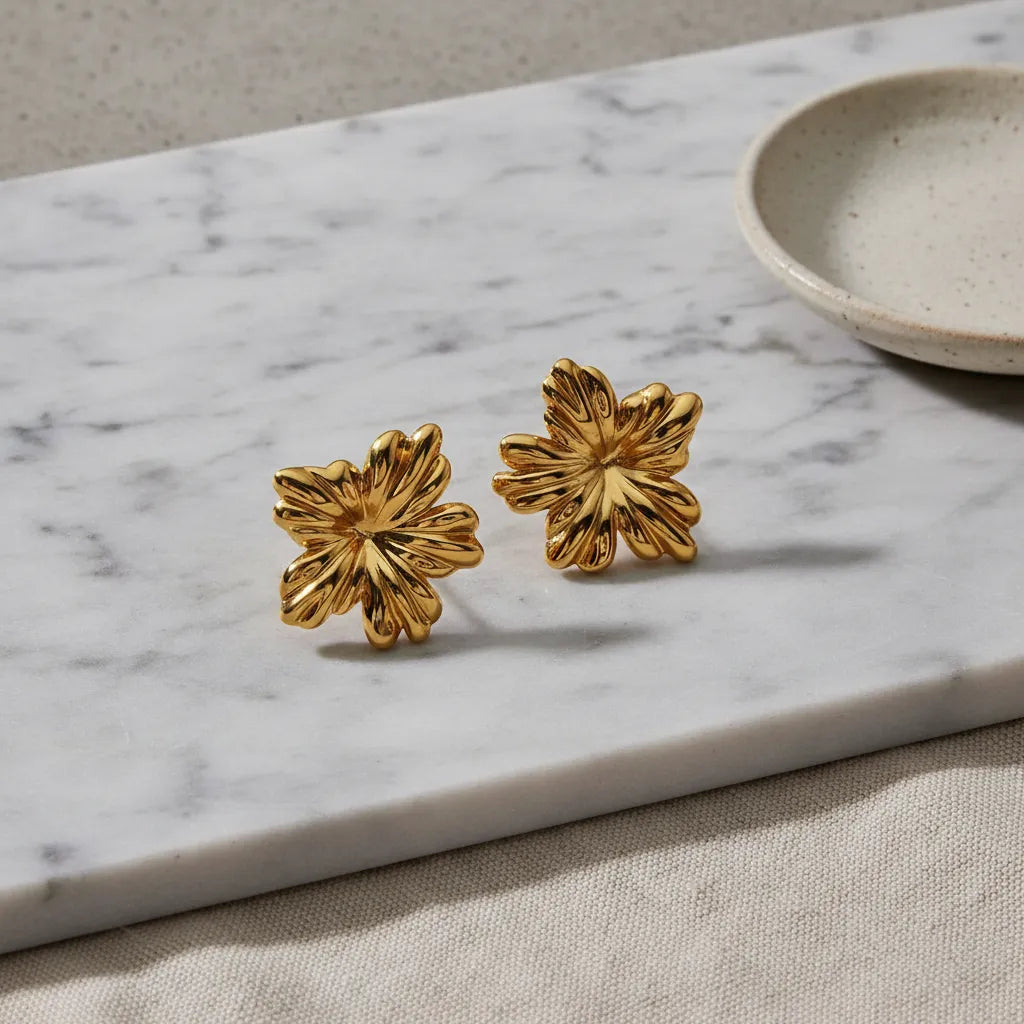 Aretes dorados flor abstracta brillante A-0010