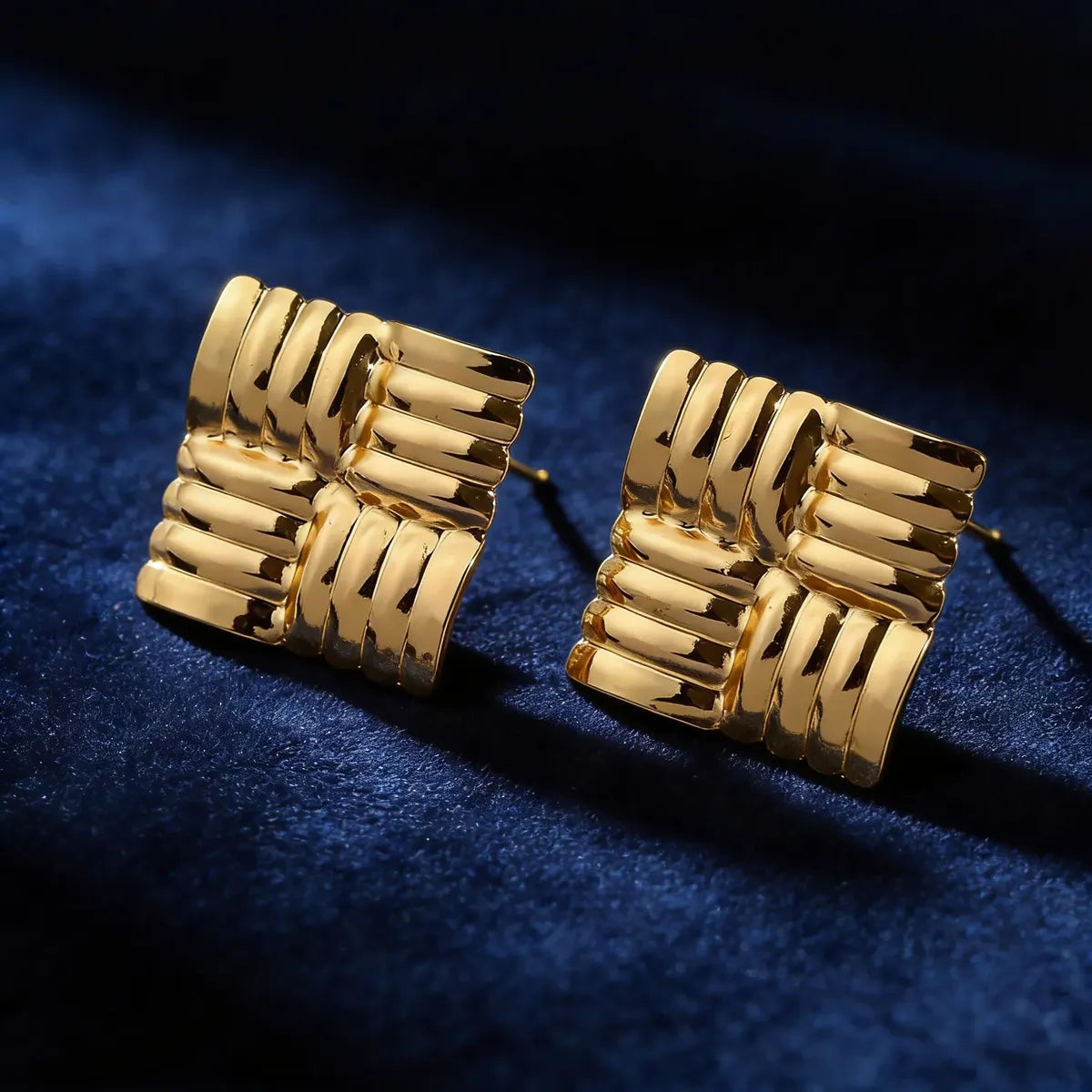Aretes dorados geométricos texturizados A-0025