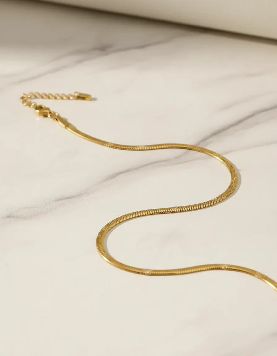Collar dorado tipo herringbone C-0012