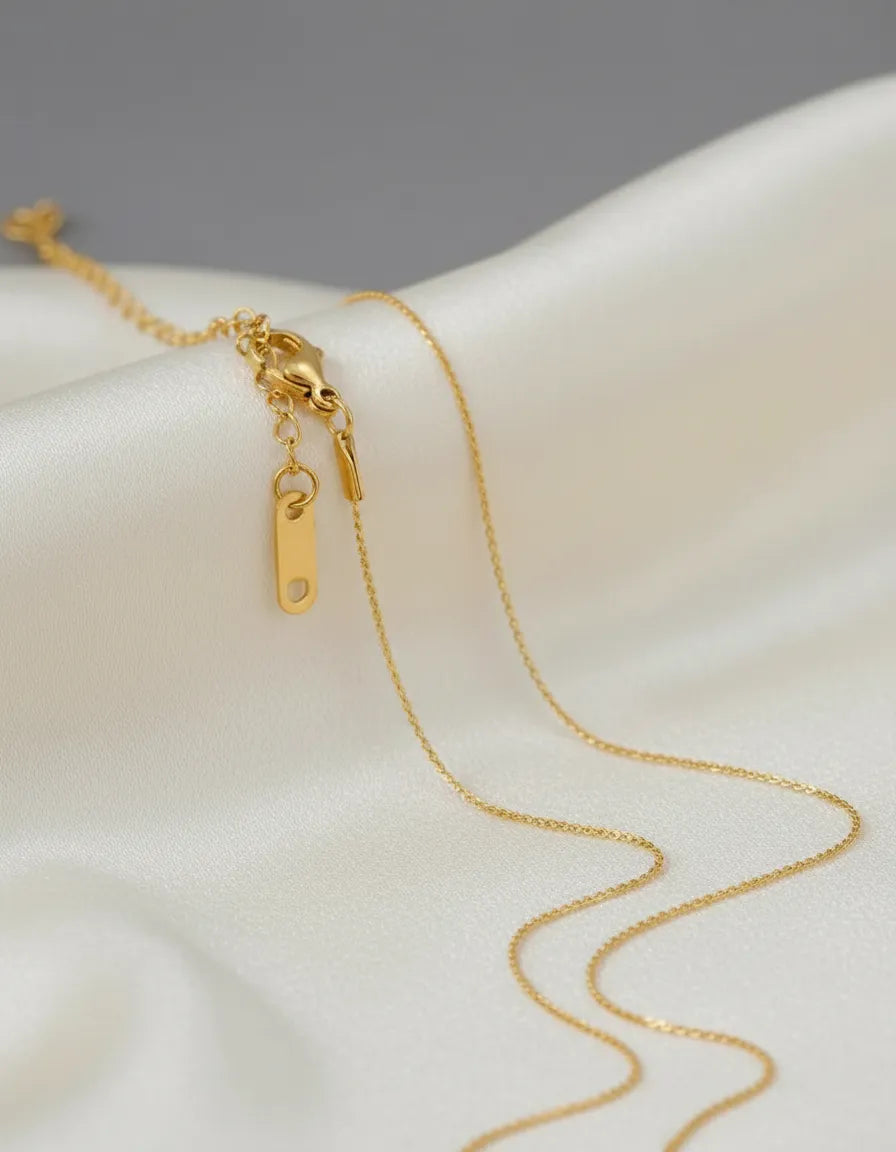Collar cadena fina dorada C-0009