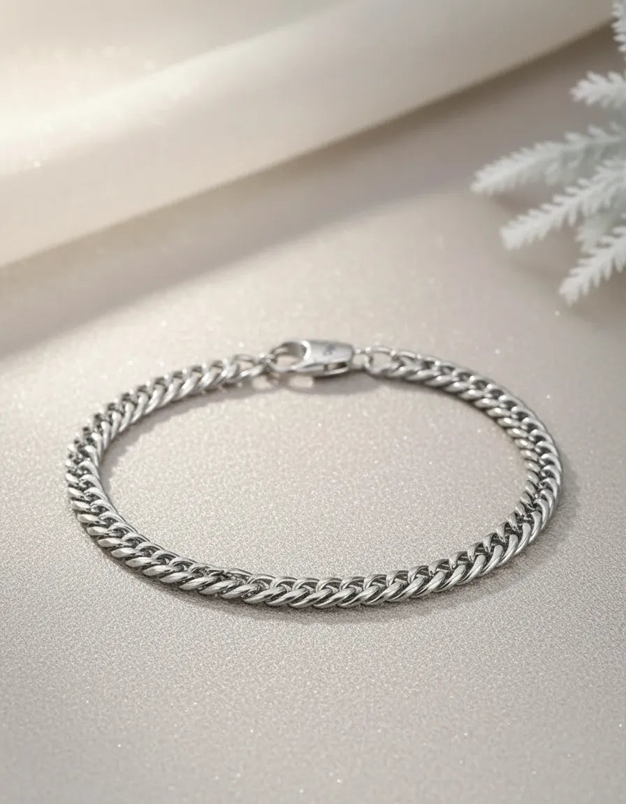 Pulsera tipo cubana delgada plateada P-0033