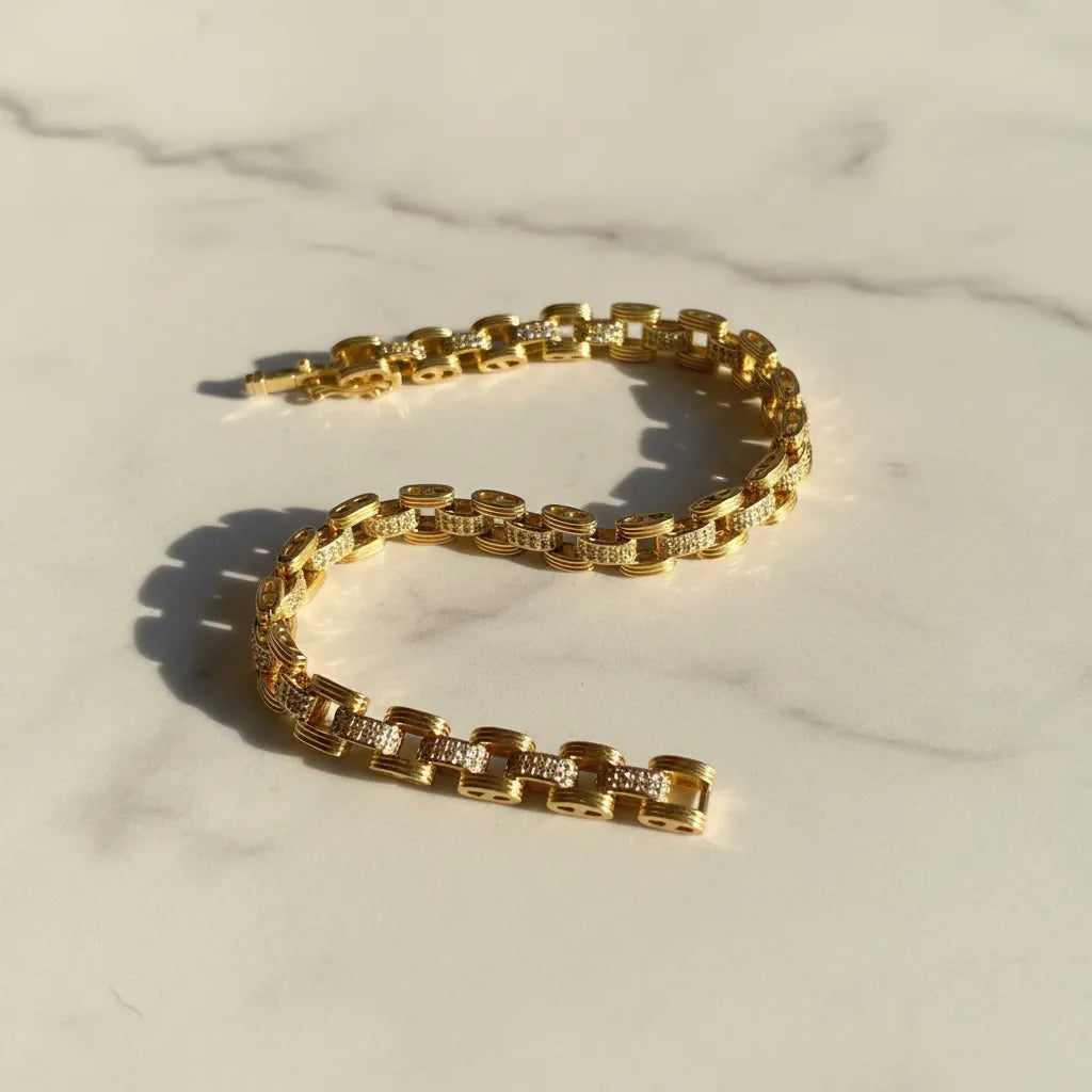 Pulsera dorada de eslabones dobles con zirconias P-0022