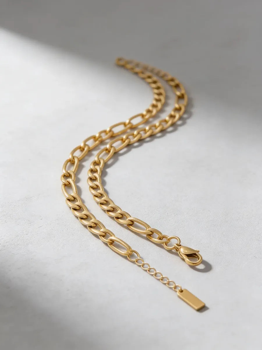 Collar dorado tipo eslabón grueso C-0018
