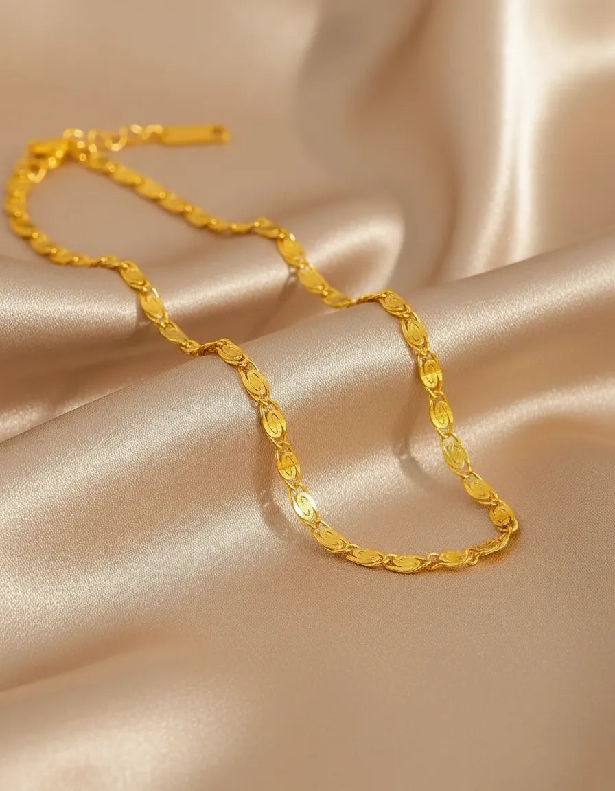 Collar dorado de eslabón ovalado texturizado C-0020